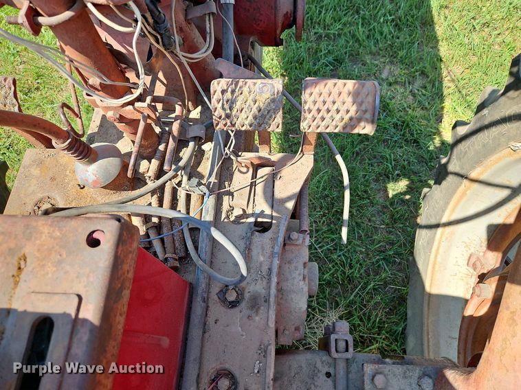 image for item LL9255 1953 Farmall Super H  tractor