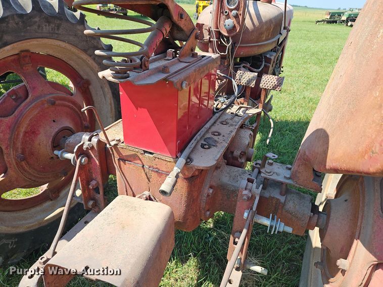 image for item LL9255 1953 Farmall Super H  tractor