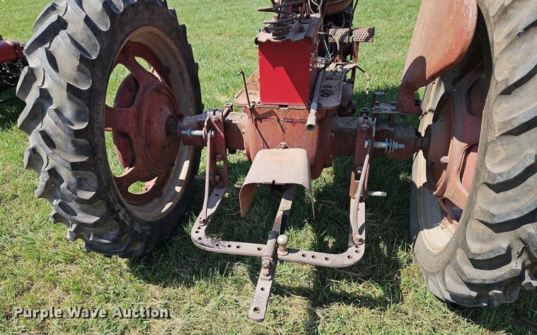 image for item LL9255 1953 Farmall Super H  tractor