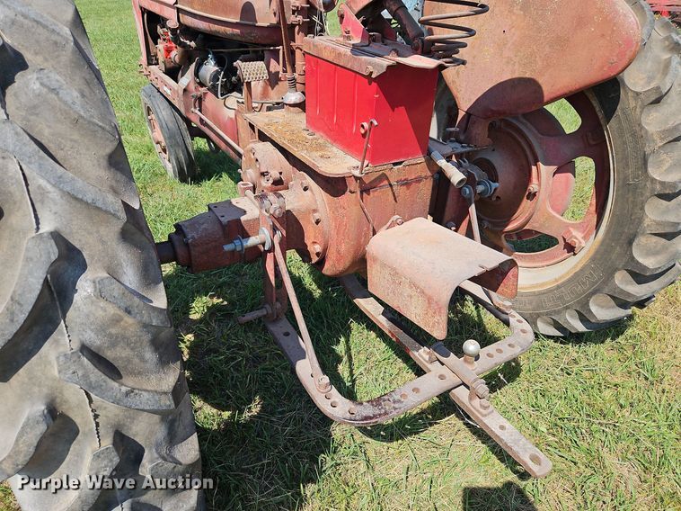 image for item LL9255 1953 Farmall Super H  tractor