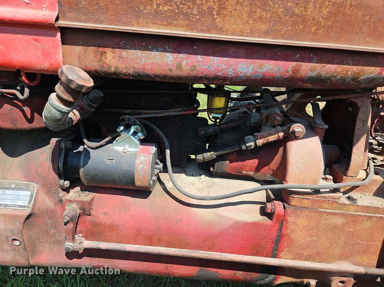 image for item LL9255 1953 Farmall Super H  tractor