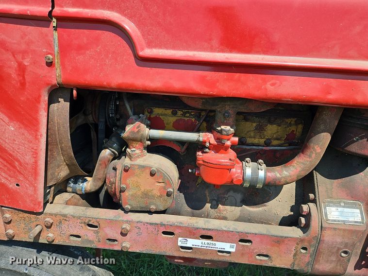 image for item LL9255 1953 Farmall Super H  tractor