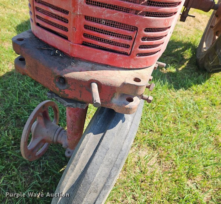 image for item LL9255 1953 Farmall Super H  tractor
