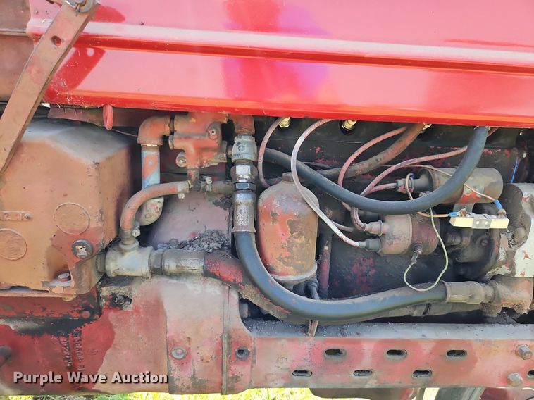 image for item LL9255 1953 Farmall Super H  tractor