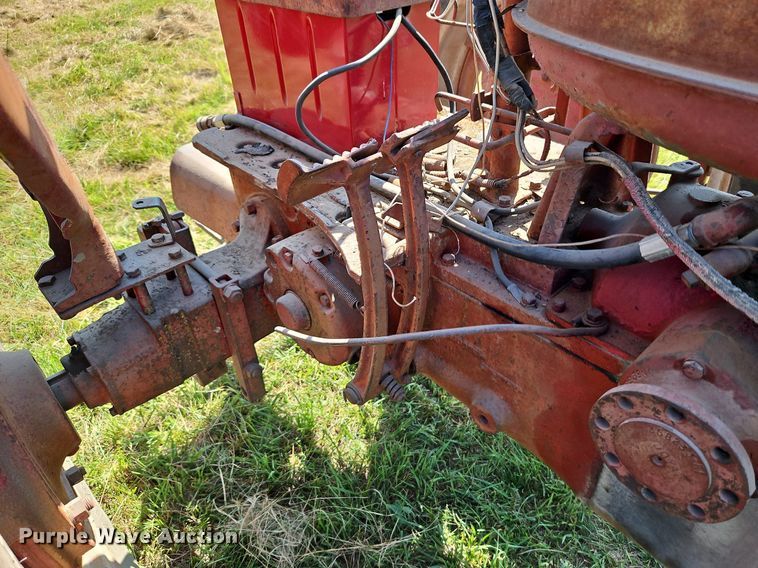 image for item LL9255 1953 Farmall Super H  tractor