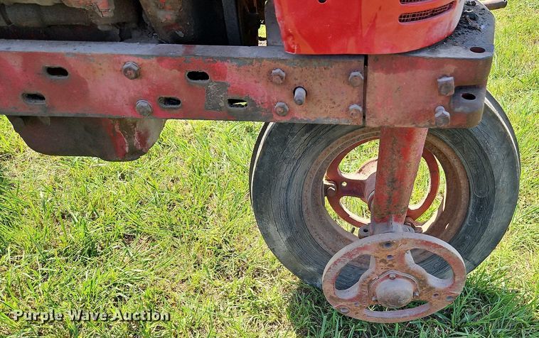 image for item LL9255 1953 Farmall Super H  tractor