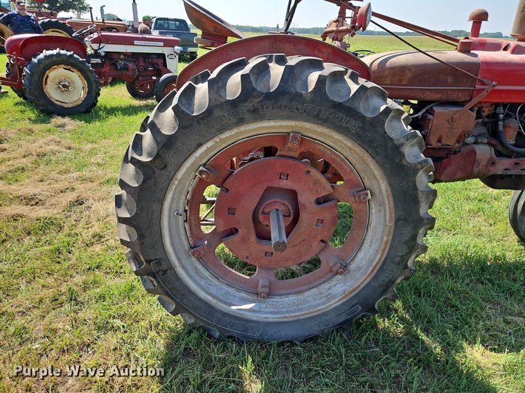 image for item LL9255 1953 Farmall Super H  tractor
