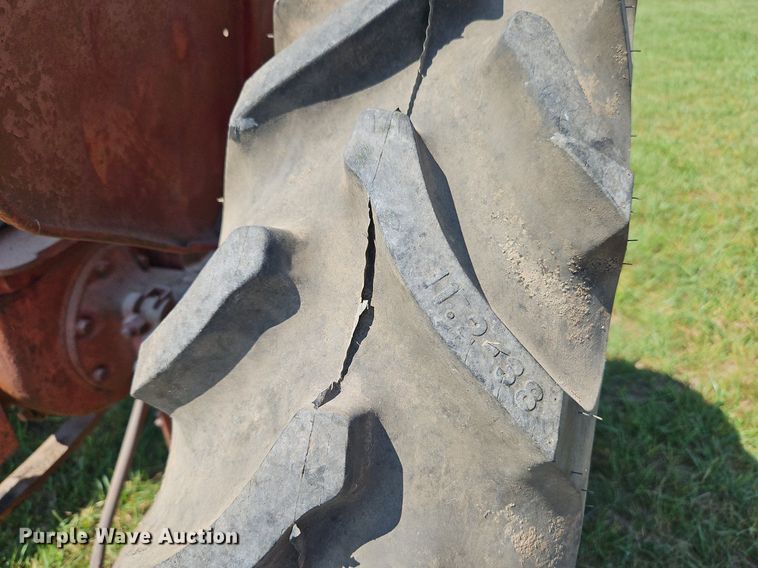 image for item LL9255 1953 Farmall Super H  tractor