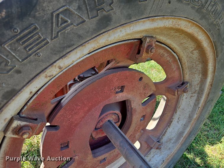 image for item LL9255 1953 Farmall Super H  tractor