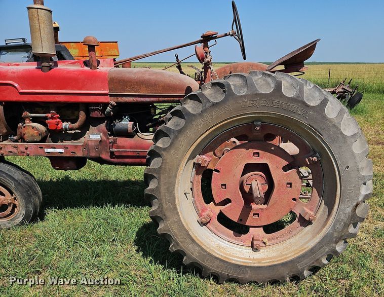 image for item LL9255 1953 Farmall Super H  tractor