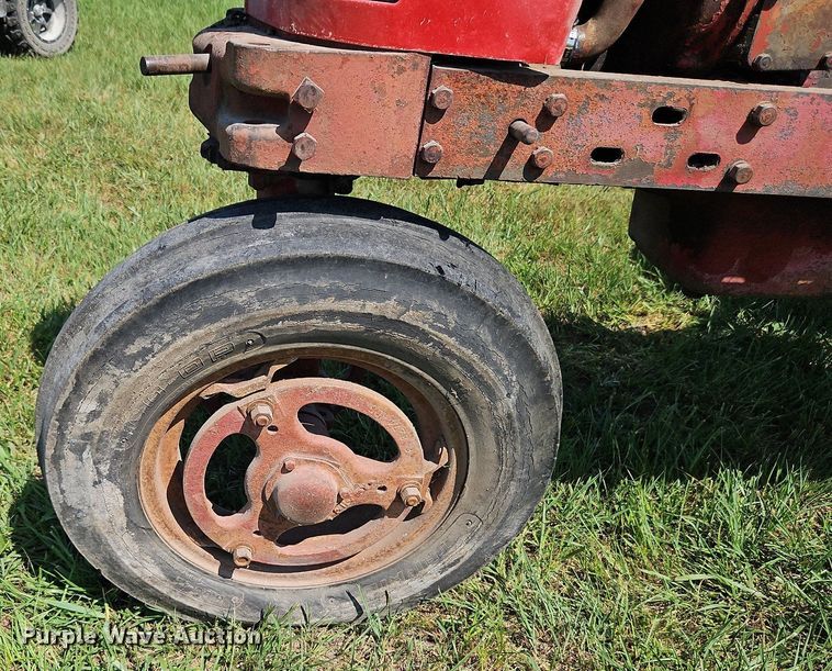 image for item LL9255 1953 Farmall Super H  tractor