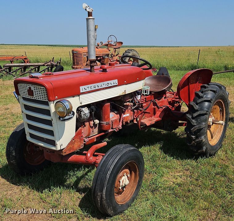 image for item LL9256 1960 International 240 Utility  tractor