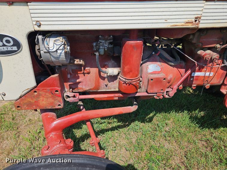 image for item LL9256 1960 International 240 Utility  tractor