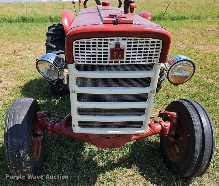 image for item LL9256 1960 International 240 Utility  tractor