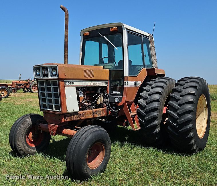 image for item LL9258 1978 International 1586  tractor