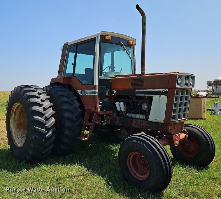 image for item LL9258 1978 International 1586  tractor