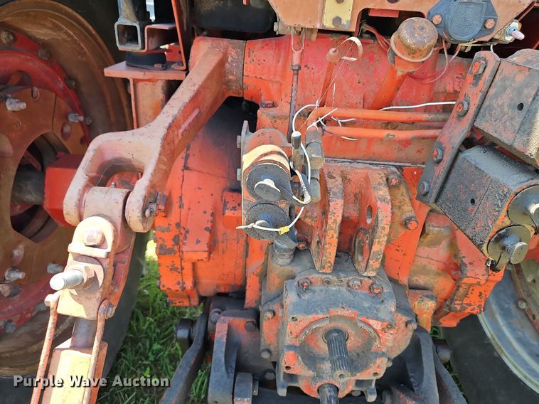 image for item LL9258 1978 International 1586  tractor