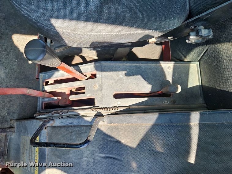 image for item LL9258 1978 International 1586  tractor