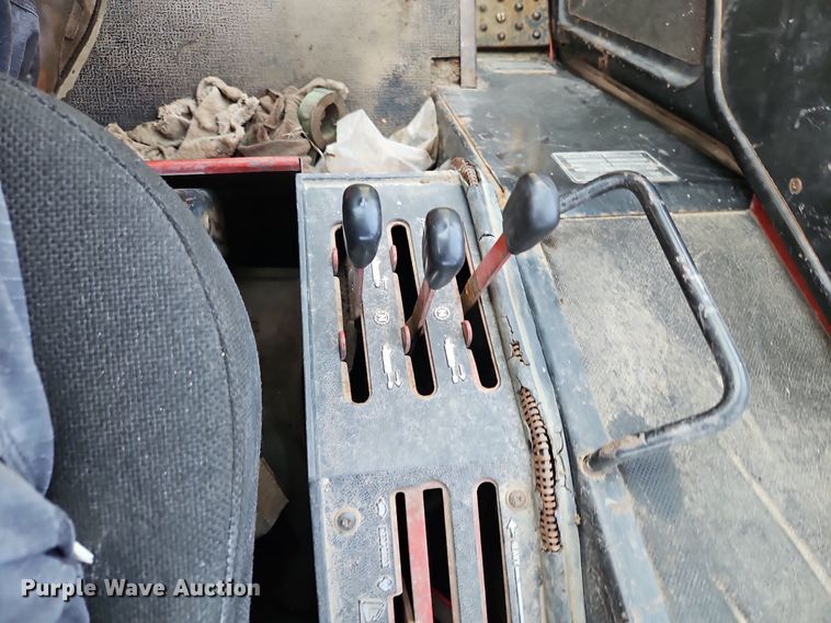 image for item LL9258 1978 International 1586  tractor