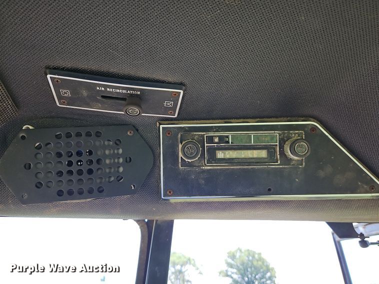 image for item LL9258 1978 International 1586  tractor