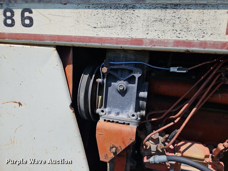 image for item LL9258 1978 International 1586  tractor