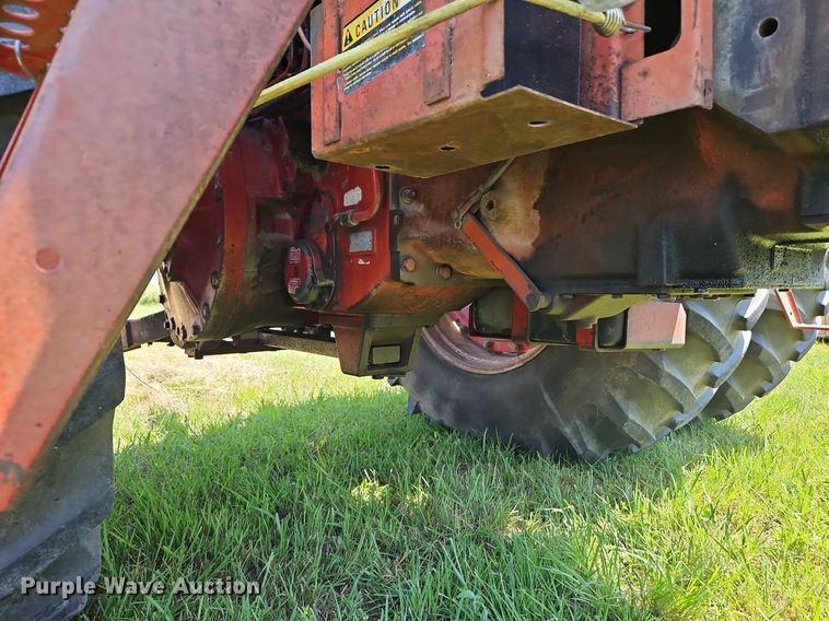 image for item LL9258 1978 International 1586  tractor