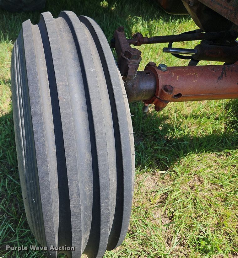 image for item LL9258 1978 International 1586  tractor