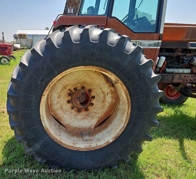 image for item LL9258 1978 International 1586  tractor