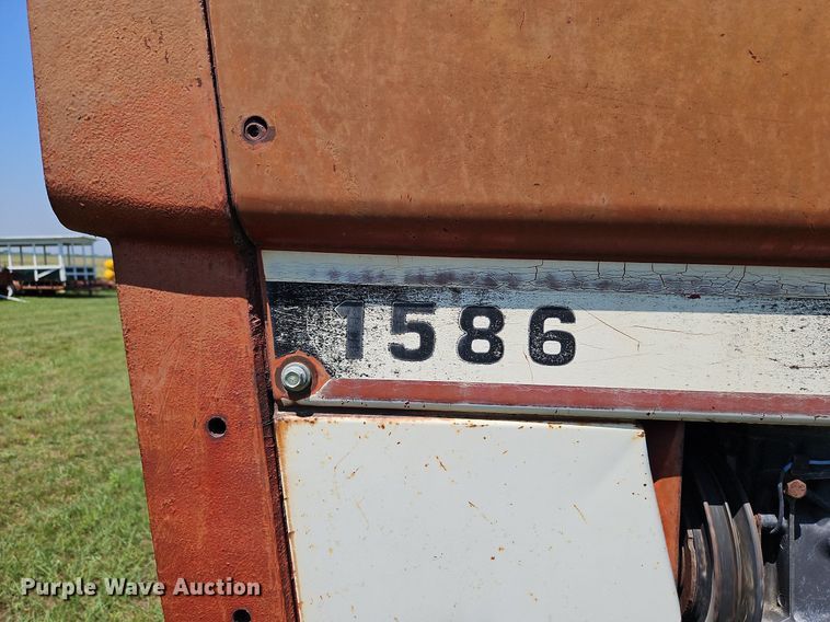 image for item LL9258 1978 International 1586  tractor