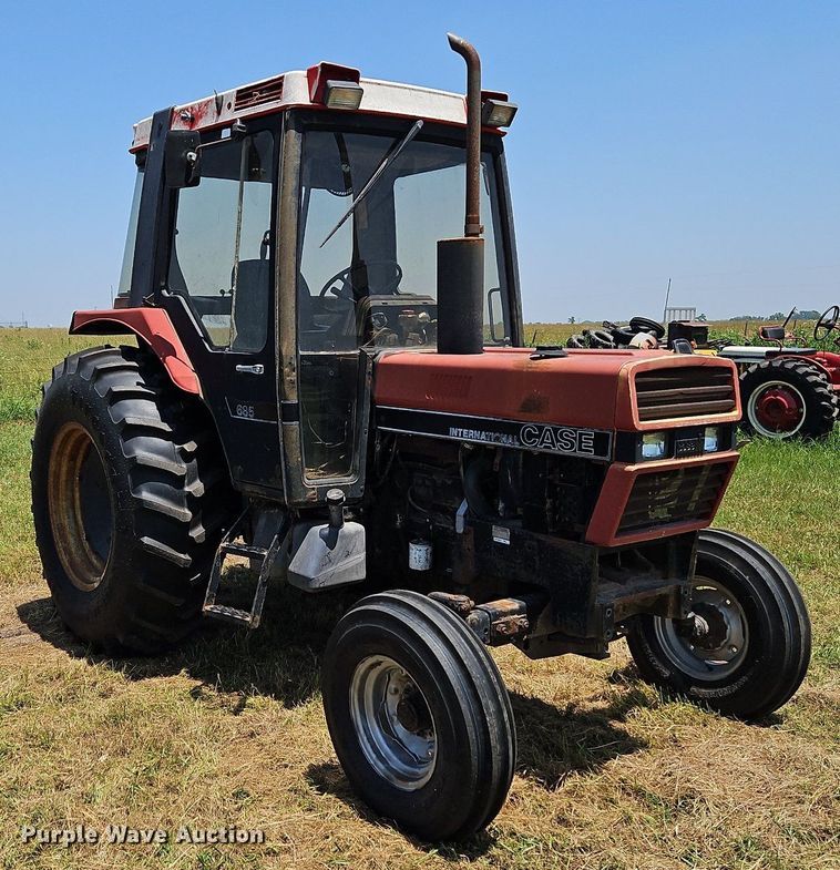 image for item LL9260 1990 Case IH 685  tractor