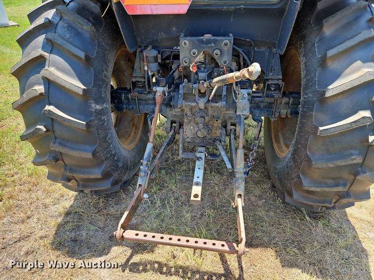 image for item LL9260 1990 Case IH 685  tractor