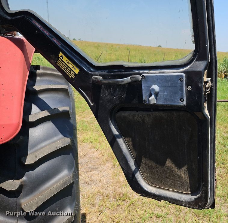 image for item LL9260 1990 Case IH 685  tractor