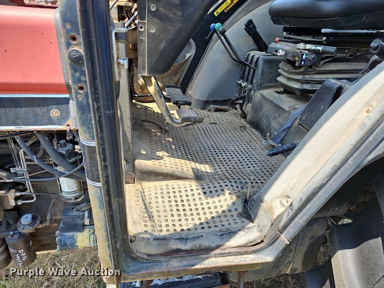 image for item LL9260 1990 Case IH 685  tractor