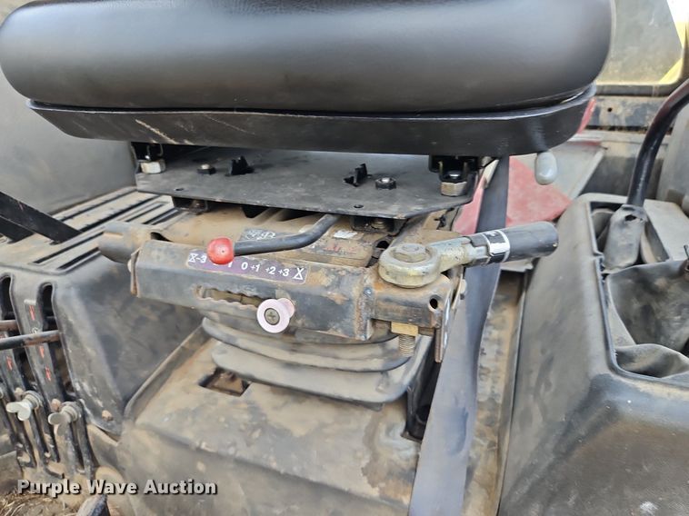 image for item LL9260 1990 Case IH 685  tractor