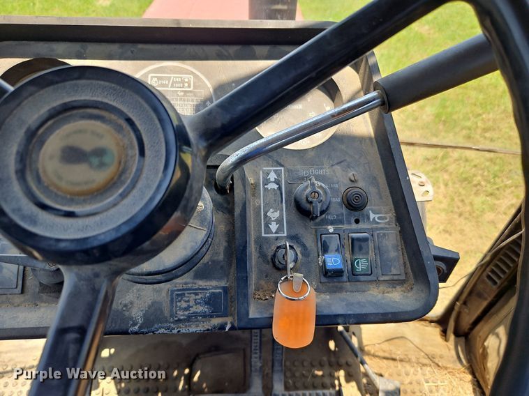 image for item LL9260 1990 Case IH 685  tractor