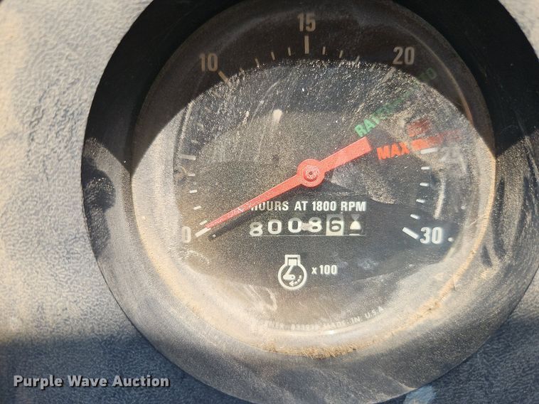 image for item LL9260 1990 Case IH 685  tractor