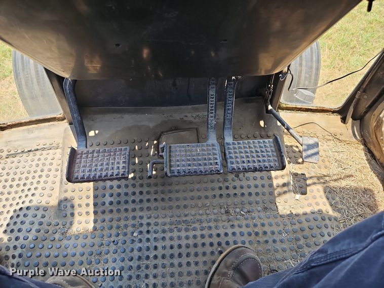 image for item LL9260 1990 Case IH 685  tractor