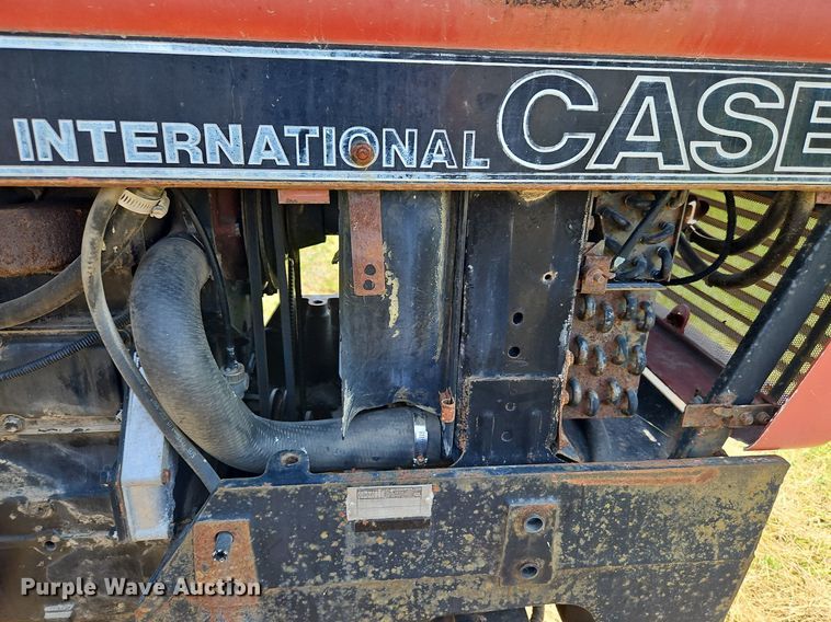 image for item LL9260 1990 Case IH 685  tractor