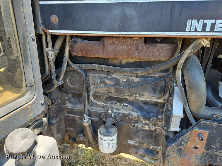 image for item LL9260 1990 Case IH 685  tractor