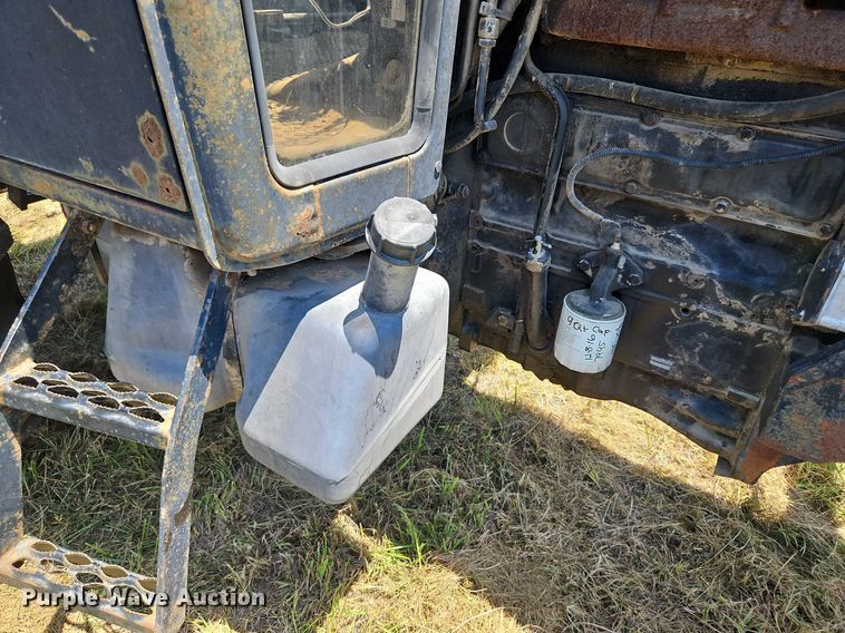 image for item LL9260 1990 Case IH 685  tractor