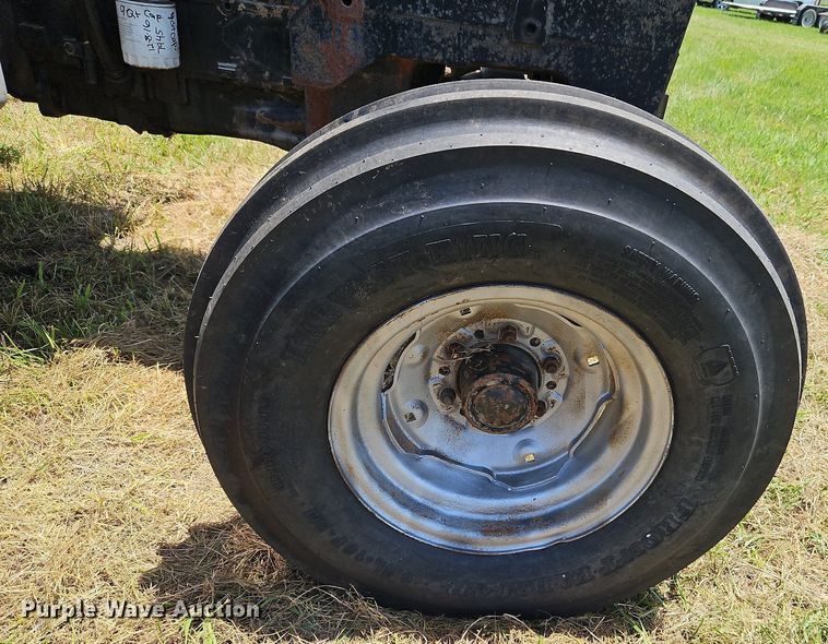 image for item LL9260 1990 Case IH 685  tractor