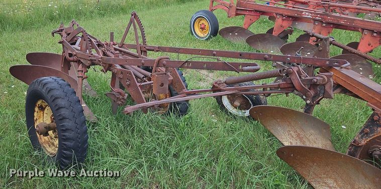 image for item LL9272 Two bottom plow