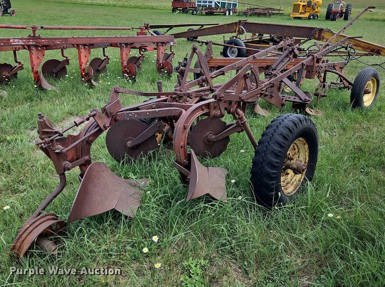 image for item LL9272 Two bottom plow