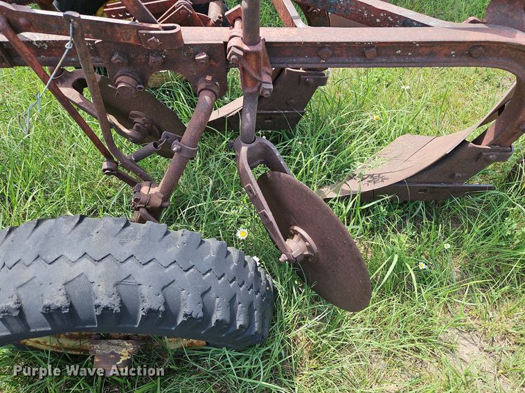 image for item LL9272 Two bottom plow