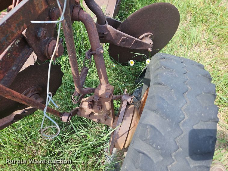 image for item LL9272 Two bottom plow