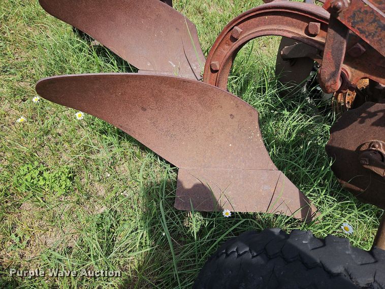 image for item LL9272 Two bottom plow