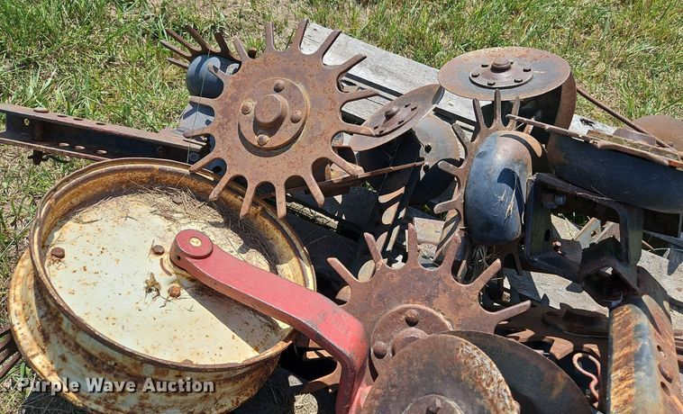 image for item LL9273 Case  planter parts