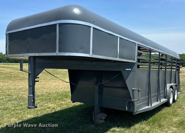 image for item LP9988 1987 Ponderousa  livestock trailer