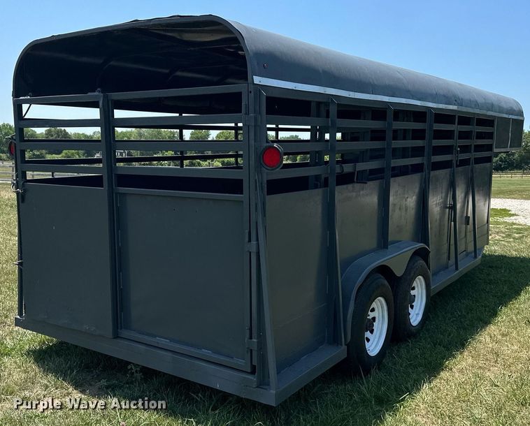 image for item LP9988 1987 Ponderousa  livestock trailer