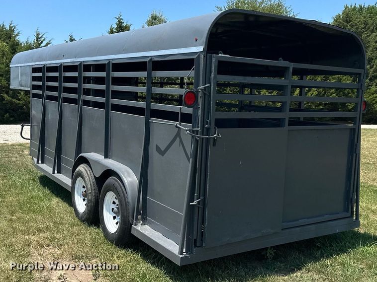 image for item LP9988 1987 Ponderousa  livestock trailer
